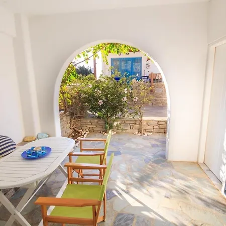 Holiday home Anemos Drios